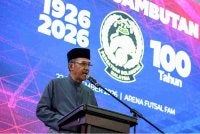 Ab Ghani menyampaikan ucapan pada Majlis Solat Hajat dan Bacaan Yassin sempena Sambutan 100 Tahun FAM di Wisma FAM malam Selasa. Foto Bernama