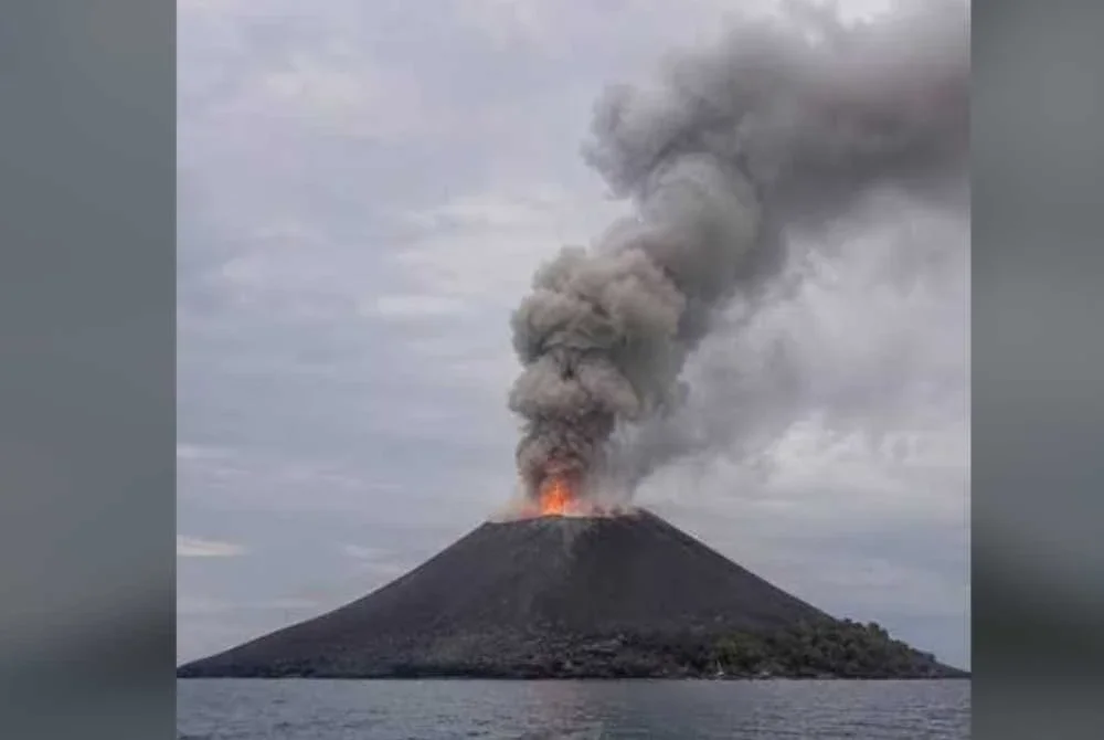 Mayat yang ditemukan di wilayah Bengkulu disahkan sebagai salah seorang kru yang hilang bersama lima wartawan semasa membuat liputan mengenai letusan Anak Krakatau awal bulan ini. Foto: hiasan
