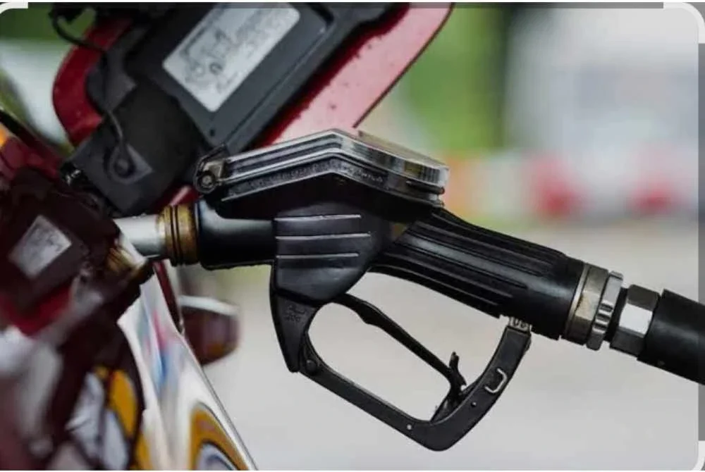 RON97, RON95 tanpa subsidi naik 20 sen, diesel meningkat 15 sen