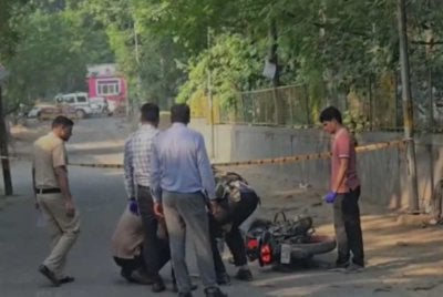 Pasukan forensik menjalankan siasatan di lokasi kejadian berbalas tembakan antara polis dan suspek di Delhi. Foto: NDTV