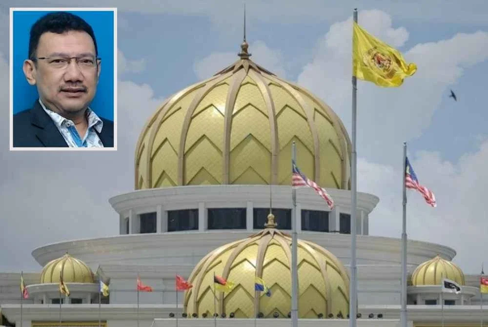 Istana Negara menjadi simbol institusi Raja-Raja Melayu yang dicadang memainkan peranan meneliti proses dan memberi nasihat dalam mencari jalan penyelesaian kemelut institusi diraja Negeri Sembilan. Foto kecil: Wan Ahmad Fauzi
