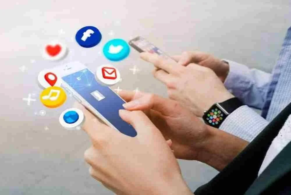 Pada pandangan Merak Jalanan, tidak semua perkara wajar dikongsikan ketika ‘live’ dan tidak semua aib perlu dijaja semata-mata untuk meraih tontonan. Foto hiasan