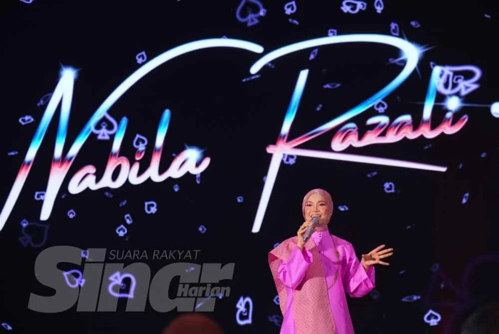 Festival turut dimeriahkan dengan persembahan artis jemputan, Nabila Razali. Foto Sinar Harian - MOHD HALIM ABDUL WAHID