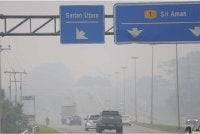 Keadaan berjerebu dirakam di Jalan Serian-Sri Aman. Foto fail Bernama