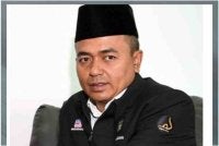 Bekas Ketua Pegawai Operasi (COO) Lembaga Tabung Haji (TH), Datuk Adi Azuan Abdul Ghani didakwa atas tiga pertuduhan menerima kos pengubahsuaian tiga rumah lebih RM302,000, sembilan tahun lalu.