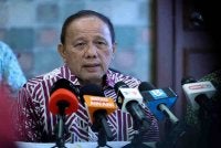 Menteri Besar Negeri Sembilan Datuk Ismail Lasim ketika sidang media khas hari ini. - Foto Bernama