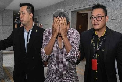 Bekas Ketua Pegawai Operasi (COO) Lembaga Tabung Haji (TH), Datuk Adi Azuan Abdul Ghani didakwa atas tiga pertuduhan menerima kos pengubahsuaian tiga rumah lebih RM302,000, sembilan tahun lalu. Foto fail Bernama.