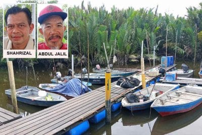 Jeti Sungai Simpang Kiri yang menempatkan bot kecil nelayan yang didakwa terjejas berikutan aktiviti penambakan sisa bahan binaan dari Singapura.