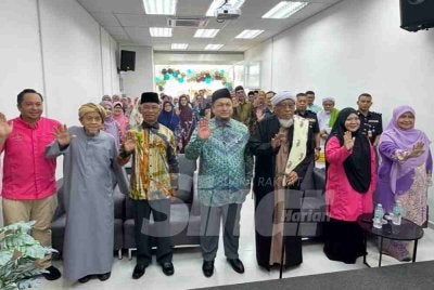 Tetamu yang menghadiri jemputan pada perasmian pejabat Yadim Kelantan yang baharu di Kota Bharu.
