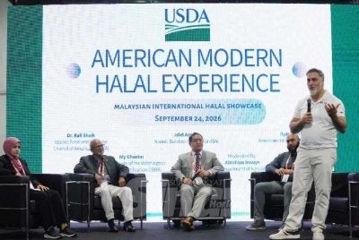 Jalel menyampaikan perkongsiannya ketika USDA 'American Modern Halal Experience' pada hari kedua penganjuran MIHAS 2026 di MITEC pada Khamis. Foto SINAR HARIAN/ ROSLI TALIB.