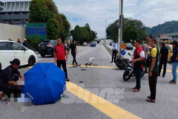 Seorang anggota dirempuh sebuah kereta yang dipandu seorang lelaki dipercayai di bawah pengaruh dadah di Jalan Panglima Bukit Gantang Wahab di sini pada Khamis.