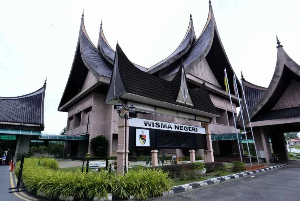 Tanpa titik penyelesaian yang dipersetujui atau diputuskan melalui saluran perundangan sewajarnya, pentadbiran Negeri Sembilan berisiko terus beroperasi dalam keadaan dualisme kuasa serta keabsahan keputusan kerajaan negeri. Foto hiasan