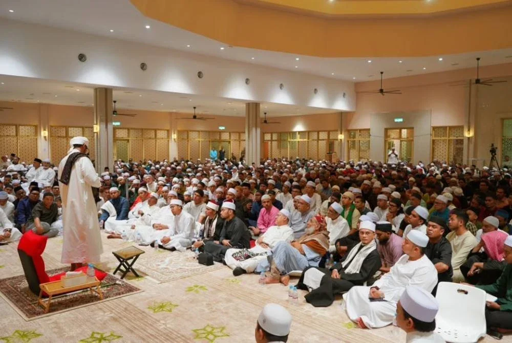 HABIB Ali menyampaikan pesanan Rasulullah SAW di akhir zaman.