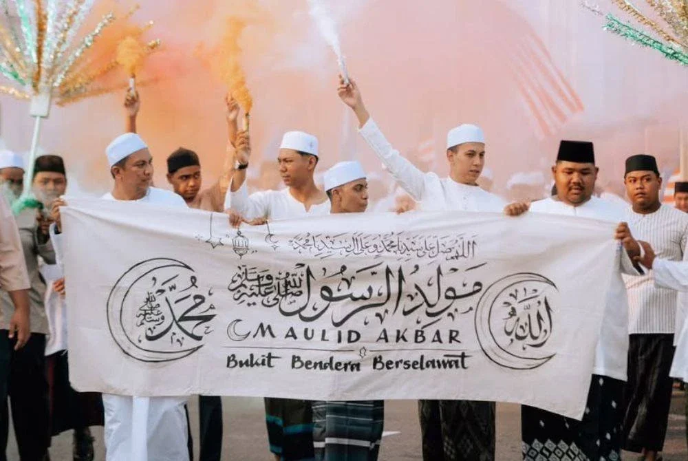 PERARAKAN turut diadakan sempena Maulid Akbar, Bukit Bendera Berselawat.