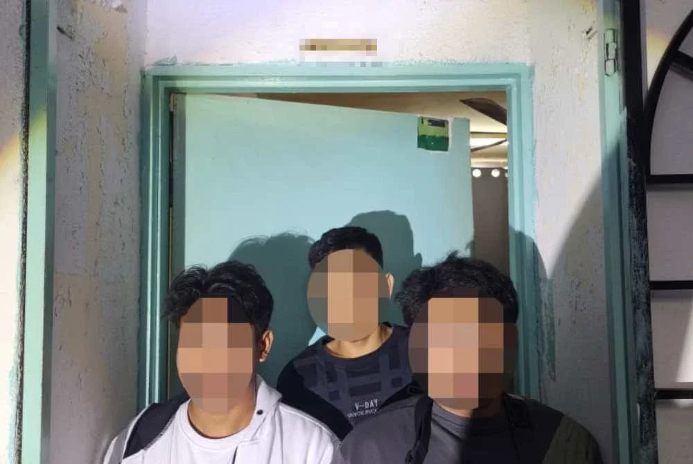 Antara individu ditahan untuk pemeriksaan dalam operasi dijalankan JIM baru-baru ini.