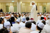 JEMAAH khusyuk mendengar ceramai yang disampaikan Habib Ali sempena Maulid Akbar di Masjid Habib baru-baru ini. 