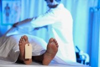 DIBENARKAN untuk melewatkan pengurusan jenazah kerana keperluan bedah siasat. - Gambar hiasan 