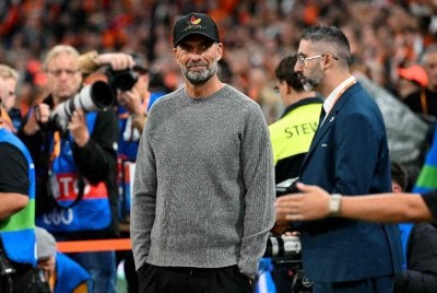Wajah kecewa Klopp (tengah) setelah gagal meraih kemenangan pertama sebagai jurulatih baharu Jerman. Foto: AFP