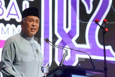 Ahmad Zahid berucap pada Sidang Kemuncak Halal Global (GHaS) 2026 dan MIHAS ke-22 di Pusat Pameran dan Perdagangan Antarabangsa Malaysia (MITEC) di Kuala Lumpur.