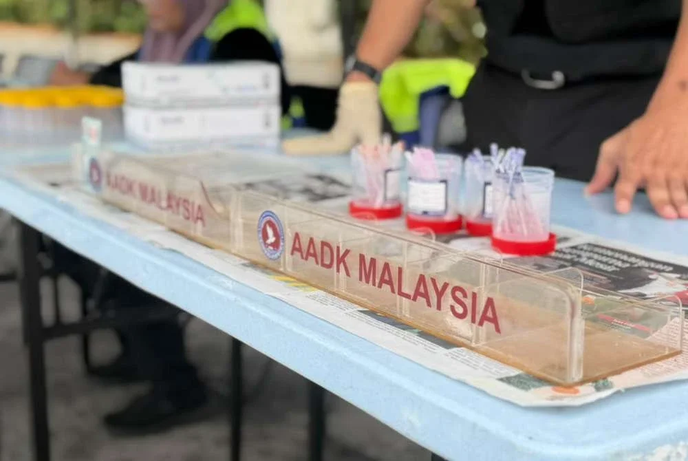 Operasi bersepadu JPJ bersama AADK melaksanakan ujian saringan air kencing terhadap pemandu kenderaan di ibu negara. Foto: JPJ Kuala Lumpur
