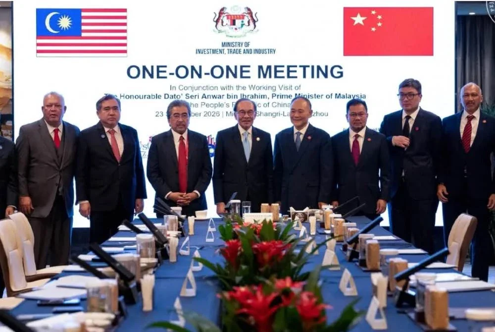 Dalam konteks kerjasama ekonomi dengan China termasuk susulan lawatan Perdana Menteri, Nurul Ainun berkata, tumpuan perlu diberikan kepada pelaburan yang benar-benar direalisasikan. Foto Facebook Anwar Ibrahim
