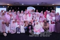 Pembaca, pengulas buku berkumpul pada Book Tea Party, salah satu pengisian Festival Novel Malaysia. - Foto SINAR HARIAN/MOHD HALIM ABDUL WAHID