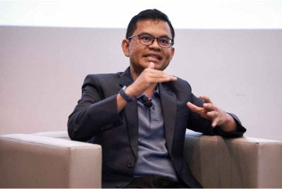 Akmal Nasrullah bercakap ketika Majlis Penutup RIYI 2026 Subang Jaya pada Sabtu. - FOTO: Bernama 