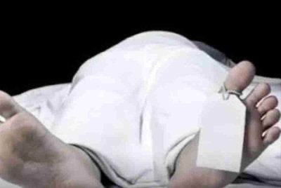 Mangsa meninggal dunia di lokasi kejadian selepas tercampak keluar dari lori terbabit. Foto hiasan 