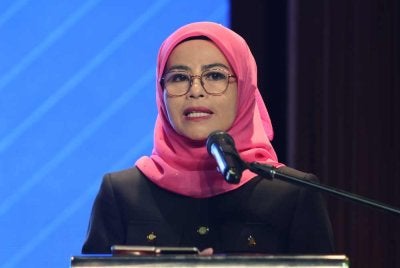 Menteri Perladangan dan Komoditi, Datuk Seri Dr Noraini Ahmad. Foto Bernama 