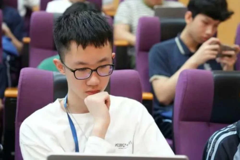 Anak kelahiran Hangzhou, hab teknologi China menganggap AI sepenting udara dan air bagi generasinya. Foto Agensi
