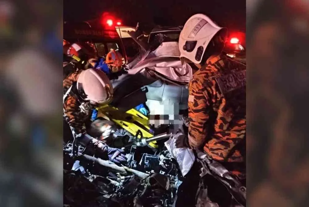 Bomba berkata, pihaknya menerima panggilan berhubung kejadian itu pada jam 2.37 pagi.