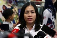 Teo Nie Ching bercakap pada sidang media ketika hadir pada tayangan filem khas @Terbang di sebuah panggung wayang hari ini. - Foto: Bernama
