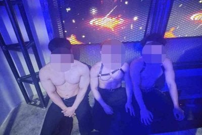 Antara individu yang diperiksa JIM dalam operasi di sebuah pusat hiburan pada Sabtu.