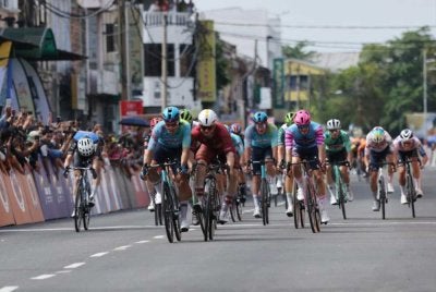 Malucelli (depan, kiri) mengungguli Peringkat 1 LTdL 2026 dari Shah Alam ke Kampar pada Ahad. Foto: LTdL 2026.