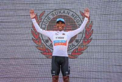 Muhammad Nur Aiman dinobatkan sebagai Best Asia Rider pada peringkat 1 bermula di Shah Alam, Selangor dan tamat di Kampar dengan jarak keseluruhan sejauh 193 km sempena LTdL Malaysia 2026 di Kampar, Perak hari ini.