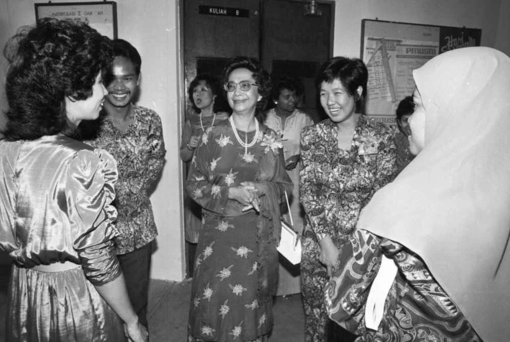 Dr Hasmah berucap pada sambutan Hari Siswanita Ketiga di Universiti Sains Malaysia. Gambar fail Bernama