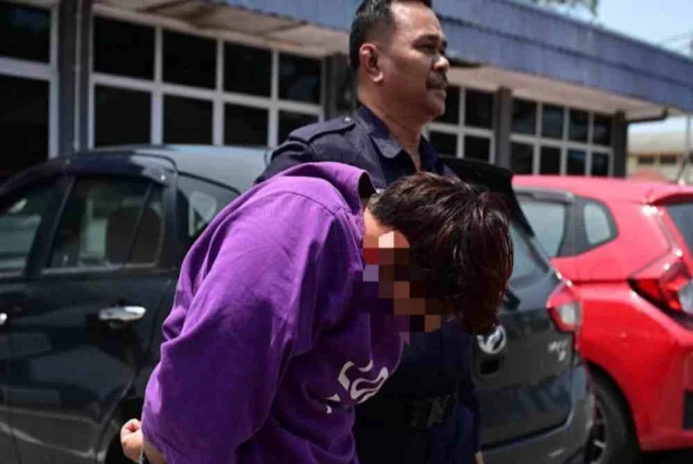 Seorang lelaki direman bagi membantu siasatan kes seorang pelajar perempuan berusia 19 tahun dipercayai menyembunyikan mayat bayi di sebuah asrama institusi pendidikan.