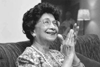 Dr Siti Hasmah yang berusia 100 tahun, meninggal dunia pada jam 9.20 pagi. 