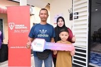 Shamshul Khomar Ismail bersama keluarga kini menikmati kediaman yang lebih selesa dan kondusif selepas menerima rumah baharu mereka pada 15 September 2026 di bawah Projek Baiti Jannati.
