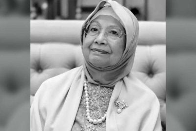 Dr Siti Hasmah yang berusia 100 tahun, meninggal dunia pada jam 9.20 pagi.