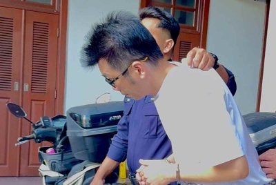 Tertuduh mengaku tidak bersalah dan mohon dibicarakan.