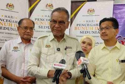 Dzulkefly (dua dari kiri) ketika sidang media selepas merasmikan Majlis Perasmian Hari Pencegahan Bunuh Diri Sedunia Peringkat Kebangsaan 2026 di Dewan Utama Kolej Poly-Tech Mara Ipoh, pada Isnin.