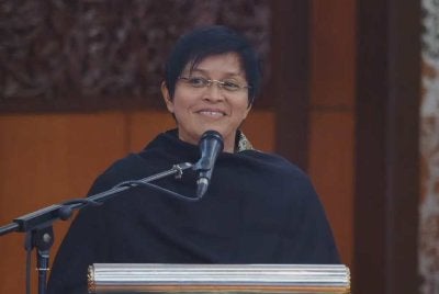 Azalina bercakap pada Sesi Pendengaran Awam National Townhall JKPK mengenai RUU Kebebasan Maklumat 2026 di Bangunan Parlimen pada Isnin.