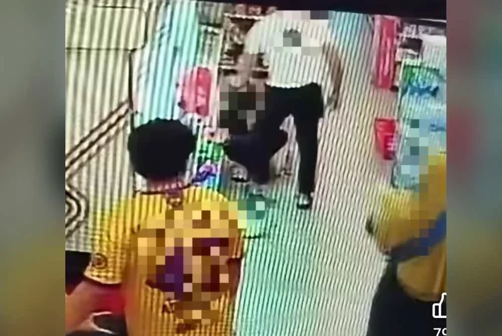 Tangkap layar video kejadian yang tular di media sosial.