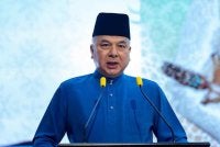 Sultan Nazrin. Foto fail Bernama 
