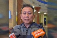 Tun Faisal ketika ditemui pemberita selepas menghadiri jamuan makan malam tertutup pra-PRN Melaka di sebuah hotel, pada Isnin.