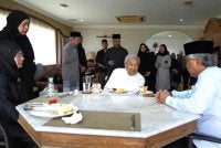 Tangkap layar video terbaharu dimuat naik di Facebook Dr Mahathir Mohamad pada Selasa.