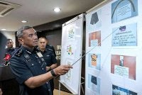 Ketua Polis Negeri Sembilan Datuk Alzafny Ahmad memberi penerangan kepada pengamal media berhubung kes mendatangkan kecederaan melibatkan seorang pelajar sehingga mengakibatkan kematian di Ibu Pejabat Polis Kontinjen (IPK) Negeri Sembilan hari ini.