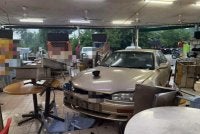 Kereta dipandu warga emas merempuh dua kenderaan dan sebuah kedai makan di Taman Daya, Johor Bahru. Foto tular