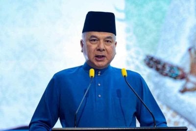 Sultan Nazrin. Foto fail Bernama 